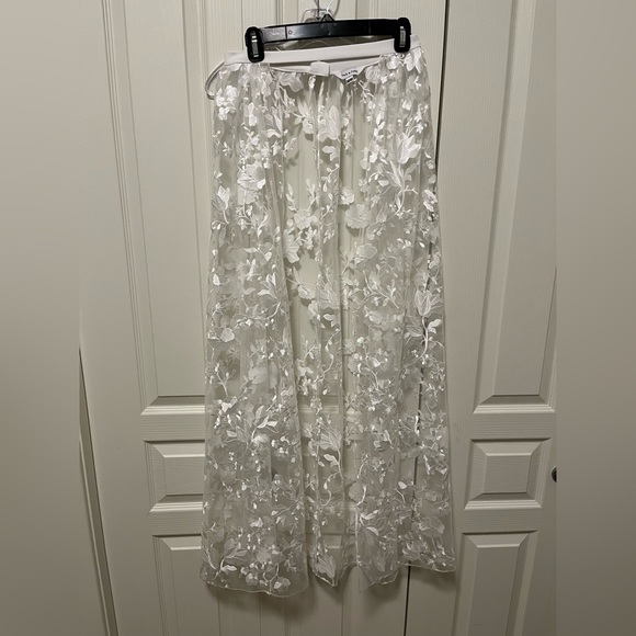 Park & Fifth Victoria Skirt Cape - Picture 4 of 4